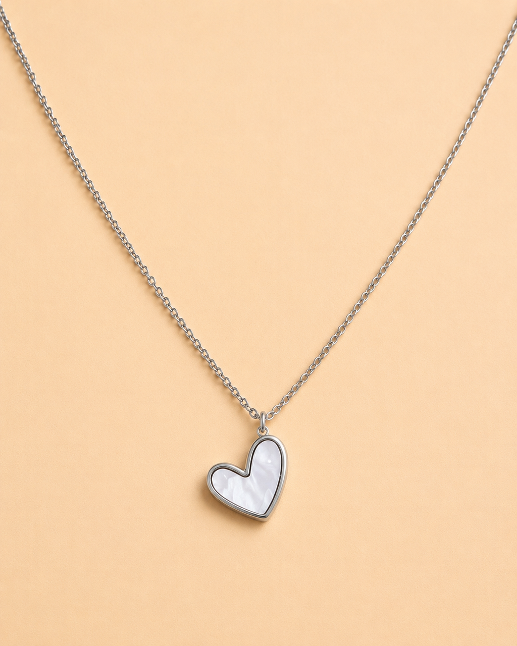 White sweeteheart ketting