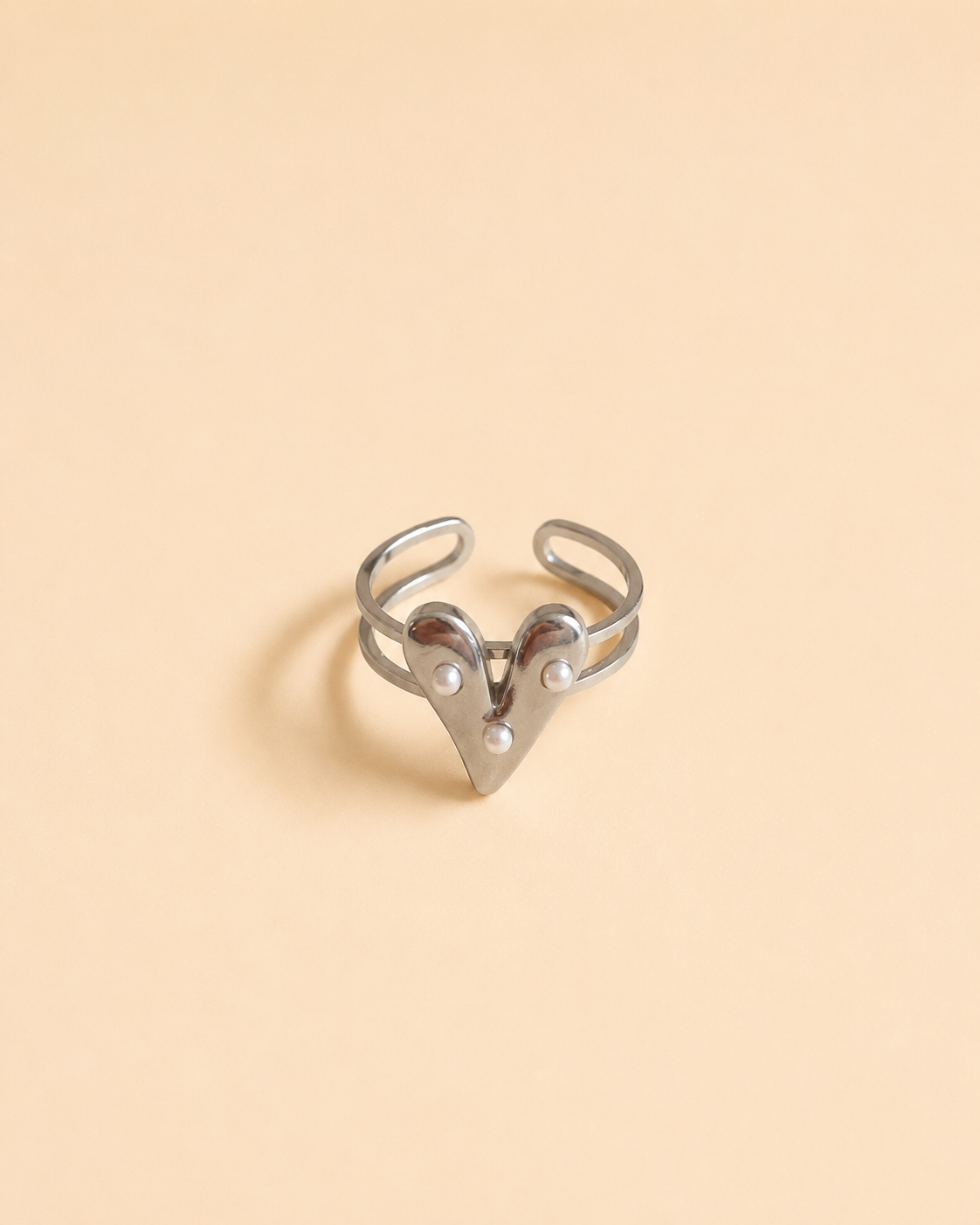 Hart ring with pearls